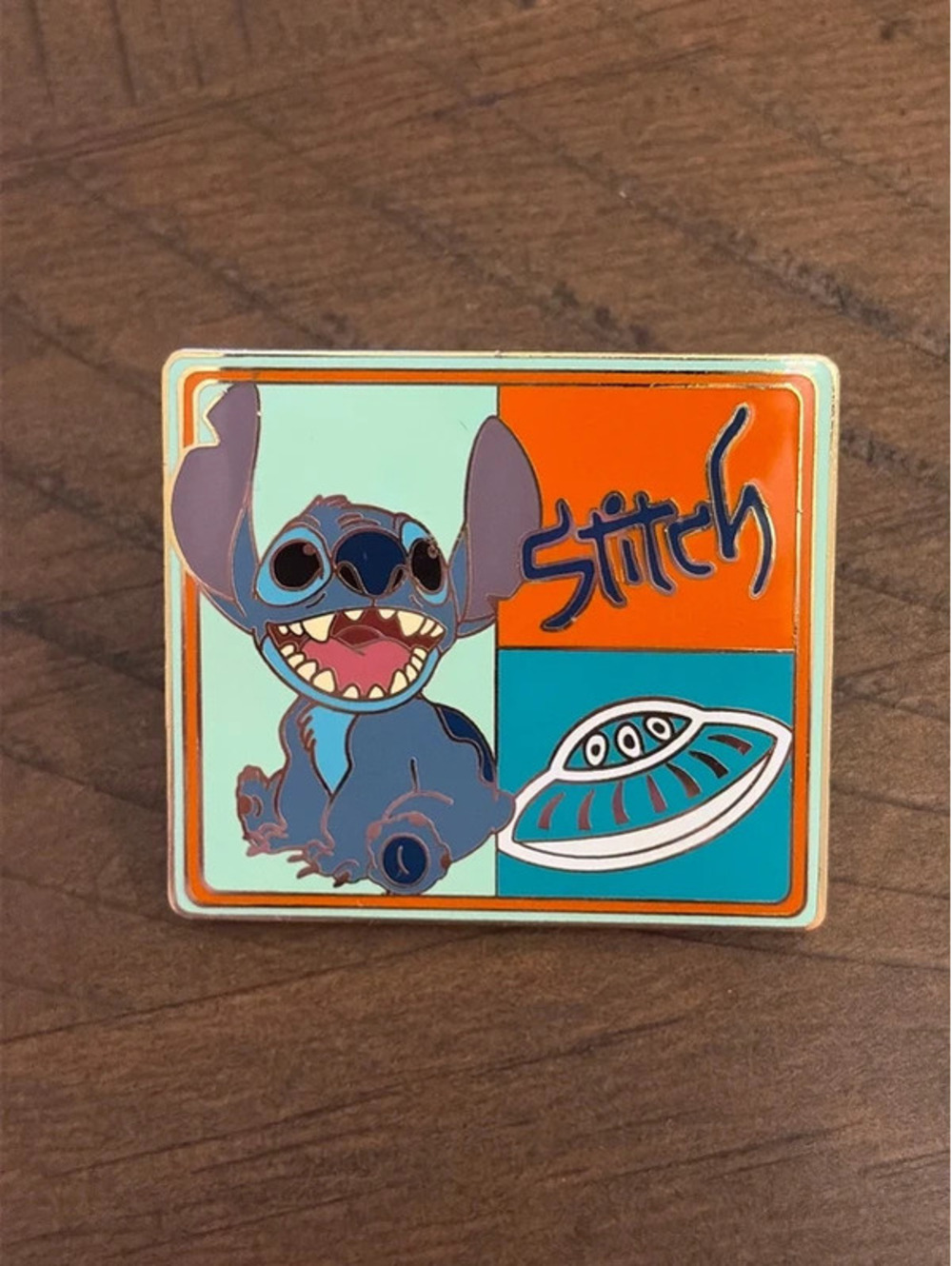 Disney 2004 Lilo & Stitch UFO Spaceship Square Starter Lanyard Trading Pin